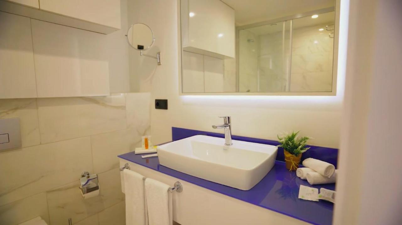 Orbi City Suite Sea View In Batumi Aparthotel Dış mekan fotoğraf